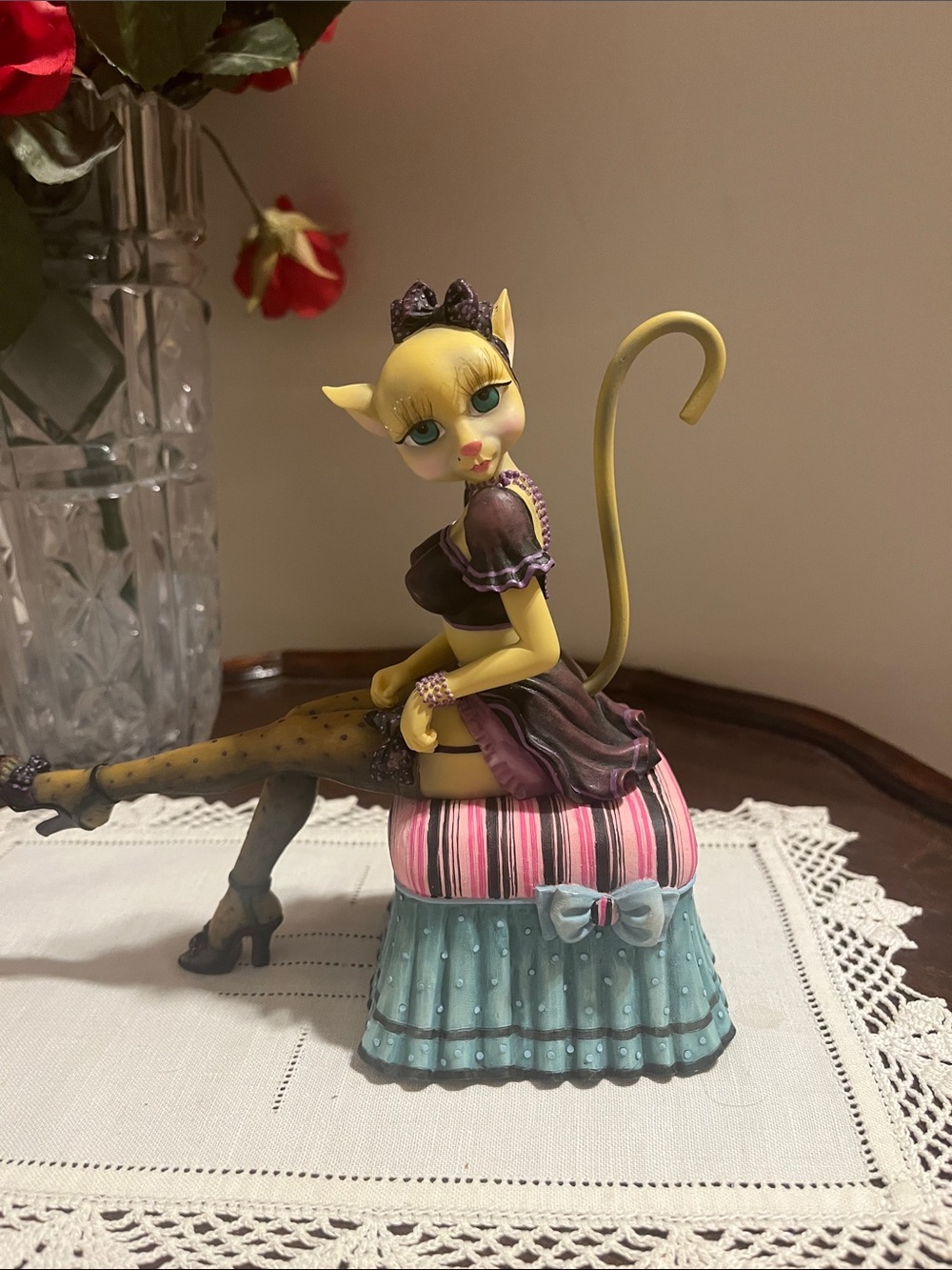 Margaret Le Van alley  cats retired Daisy Doll figurine.